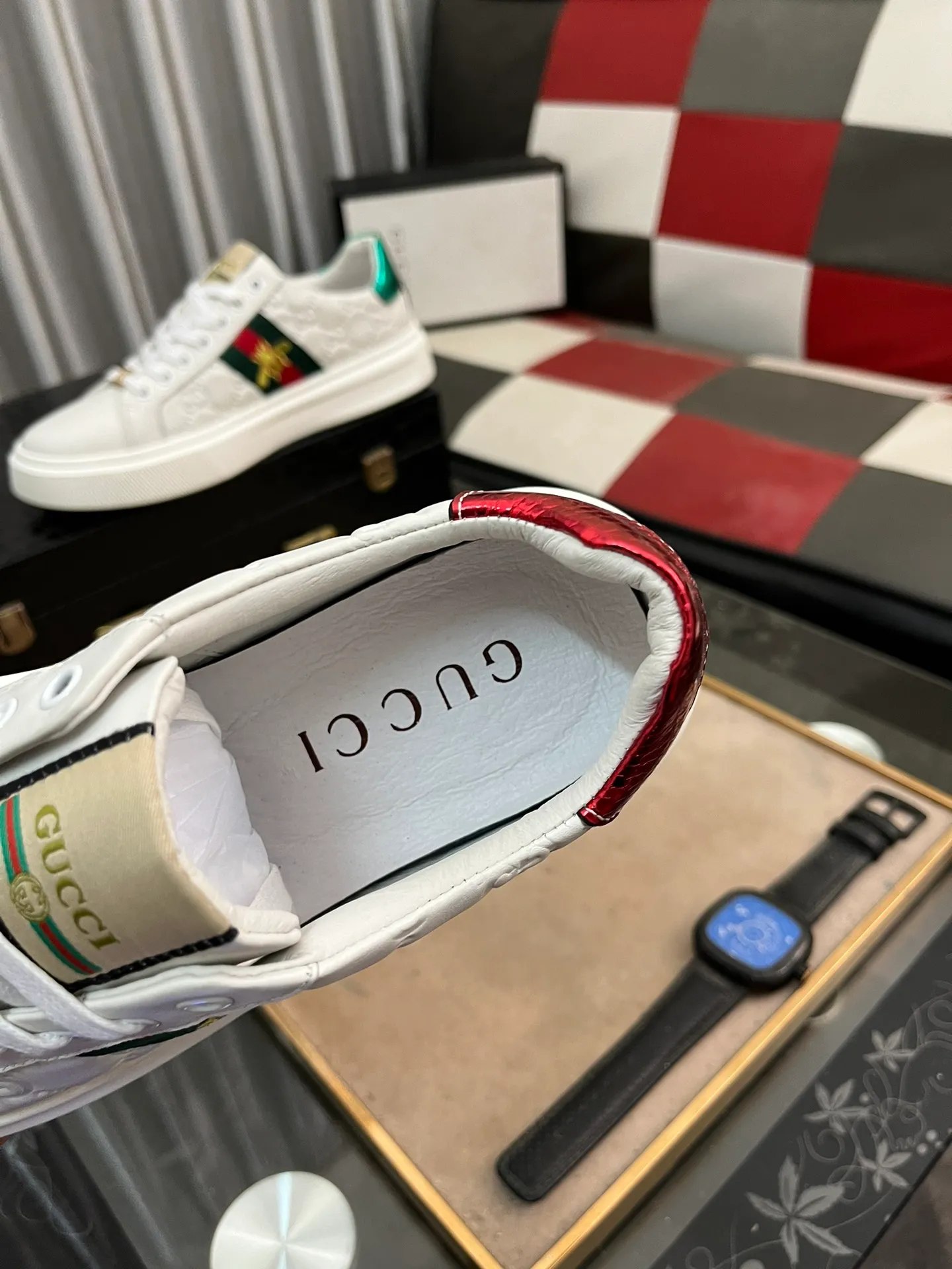 Men's shoes💰400⌚️⌚️[GUCCI] Gucci men's casual shoes are absolutely popular🔥The ultimate matching item for trendy men! The charm of super texture is irresistible, the main recommendation, the flower leather color is bright! The upper is made of high-quality cowhide + brand printed fabric, sheepskin feet, wear-resistant rubber sole, noble and elegant! Extremely comfortable🎁🎁You can be as handsome as you want💪 38-442️⃣colors available